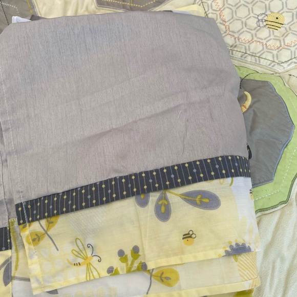 Nursery Bedding Set - Picture 6 of 9